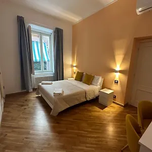 Carme , Napoli Italia